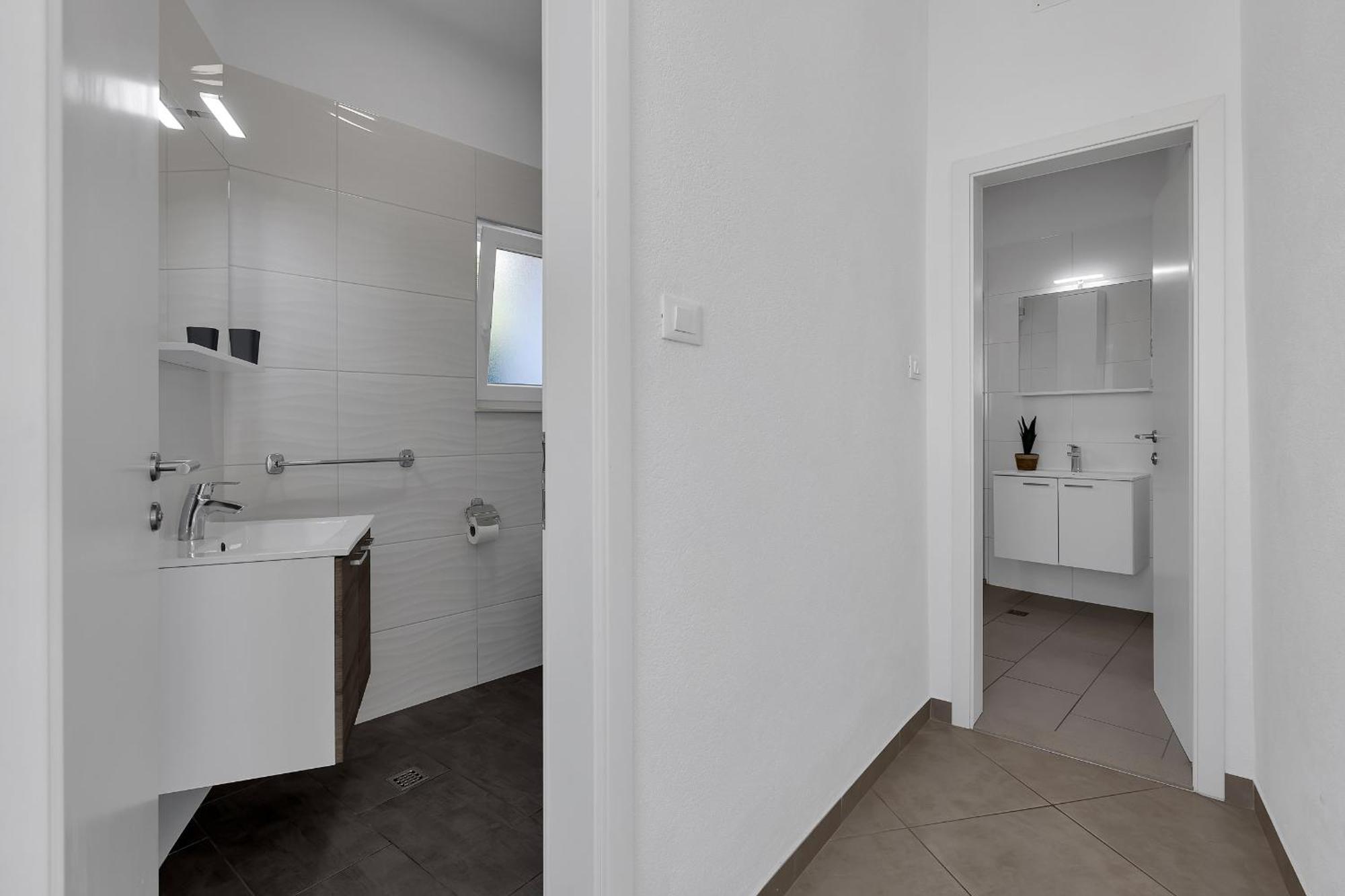 Apartments By The Sea Podgora, Makarska - 2596 Номер фото